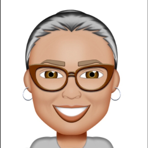 Meet your Posher, Emilia - Picture 1 of 1